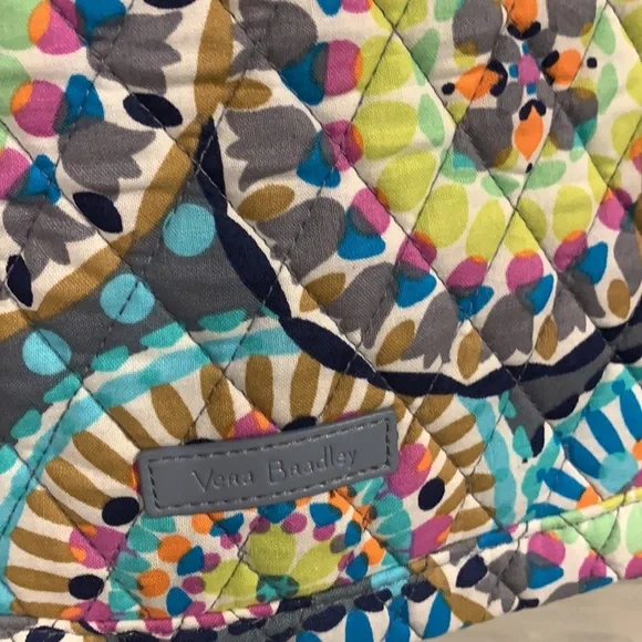 NWT Vera Bradley large travel duffel sunny medallion - Picture 4 of 9